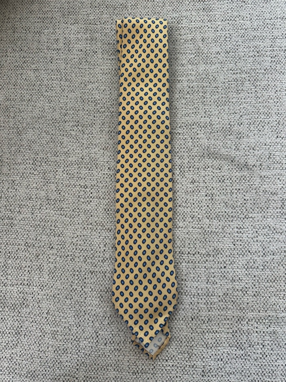 Sid Mashburn Men's Yellow Patterned Silk Tie - Classic Navy Motif